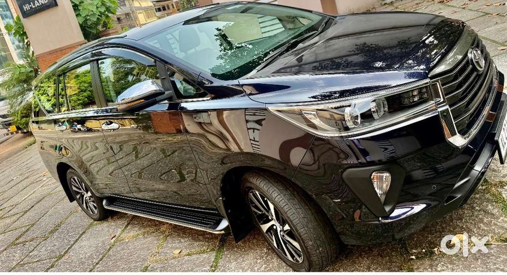 Toyota Innova Crysta 2022 Diesel Well Maintained