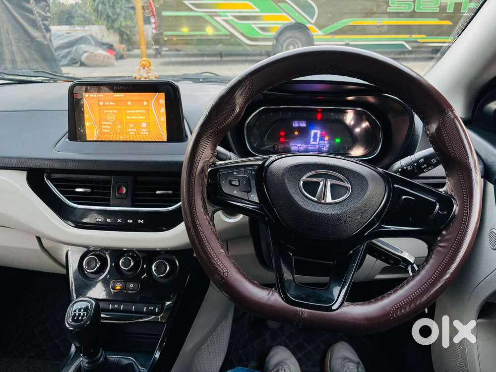 Tata Nexon, 2022, Petrol