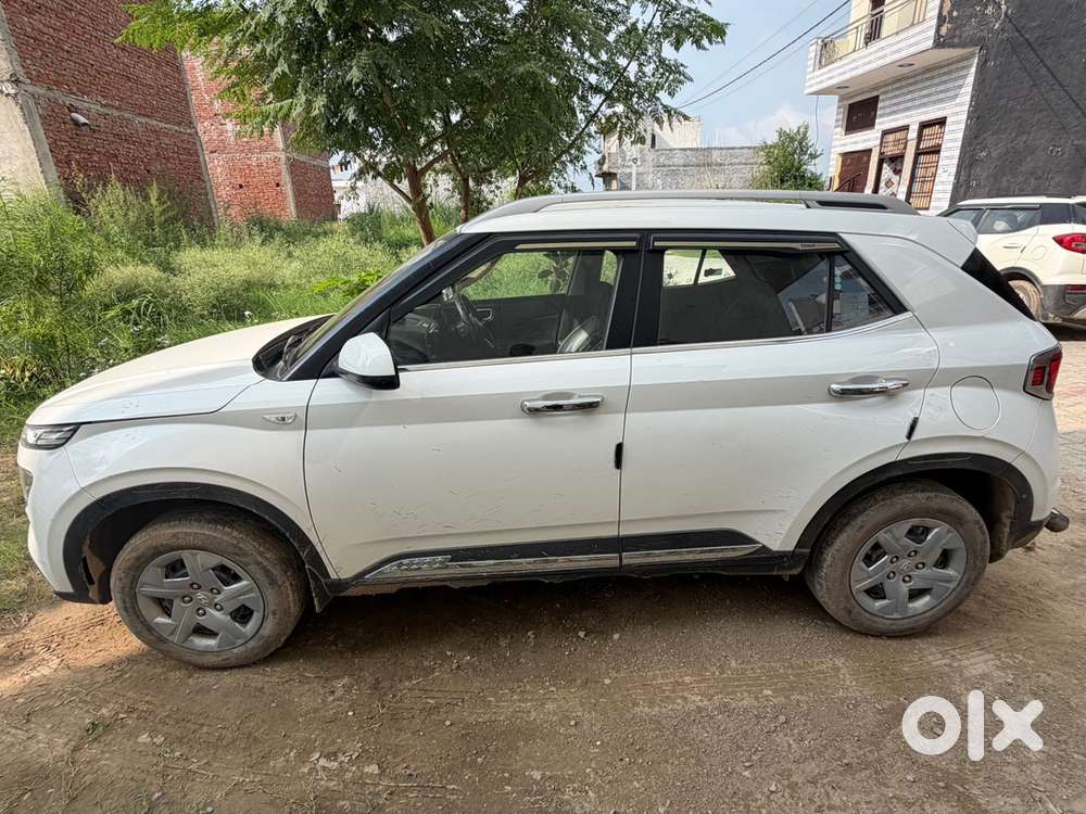 Hyundai Venue Petrol Good Condition