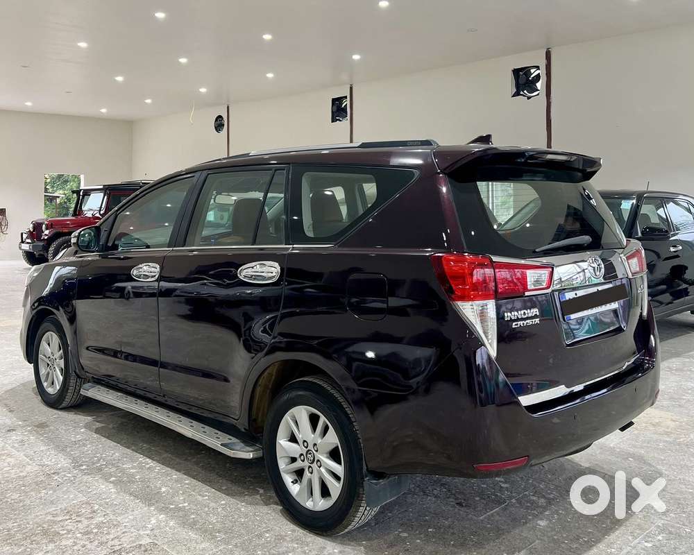 Toyota Innova Crysta 2.8 Zx At 7 Seater, 2017, Diesel