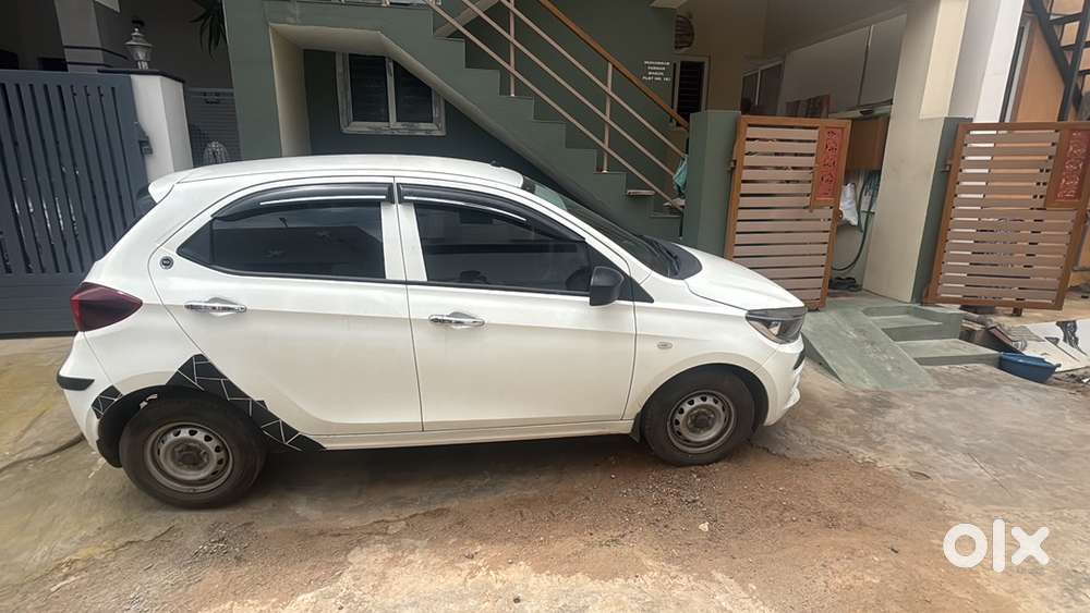 Tata Tiago Petrol 2024