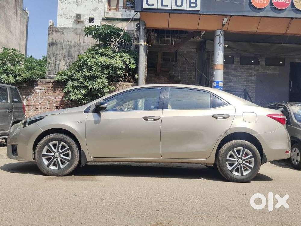 Toyota Corolla Altis G At, 2015, Petrol