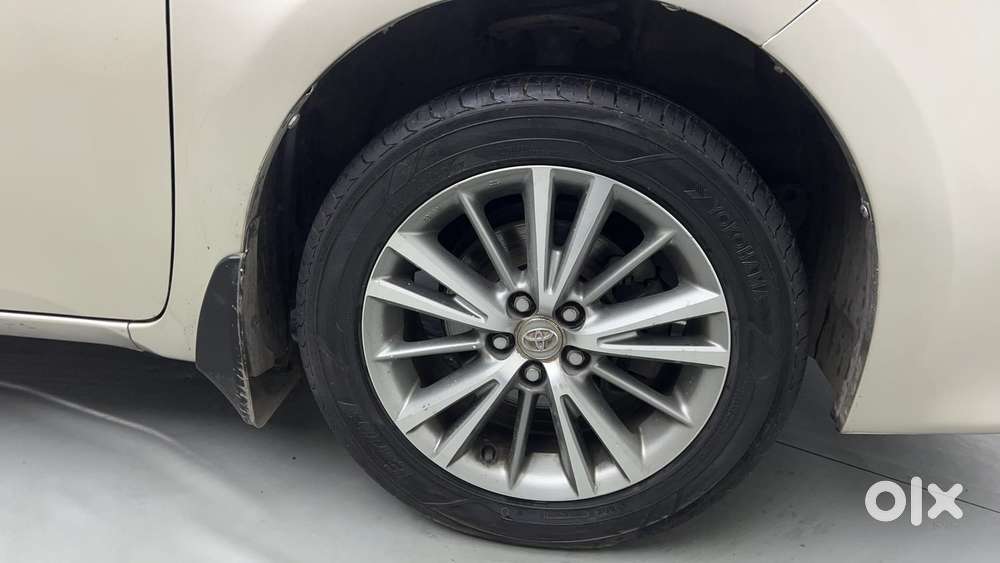 Toyota Corolla Altis 2013-2017 Vl At, 2015, Petrol