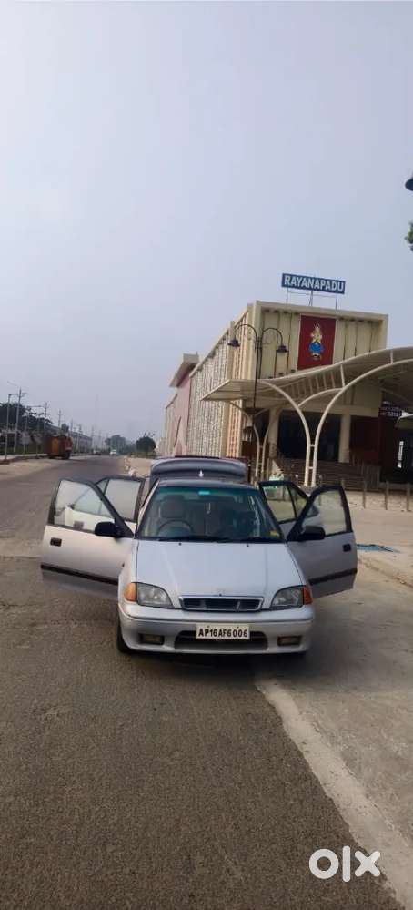 Maruti Suzuki Esteem Lxi 2002