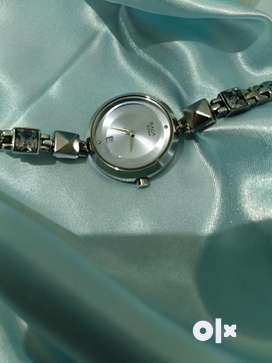 Ladies hotsell watch olx