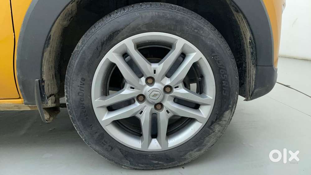 Renault Triber 1.0 Rxz Dual Tone, 2021, Petrol