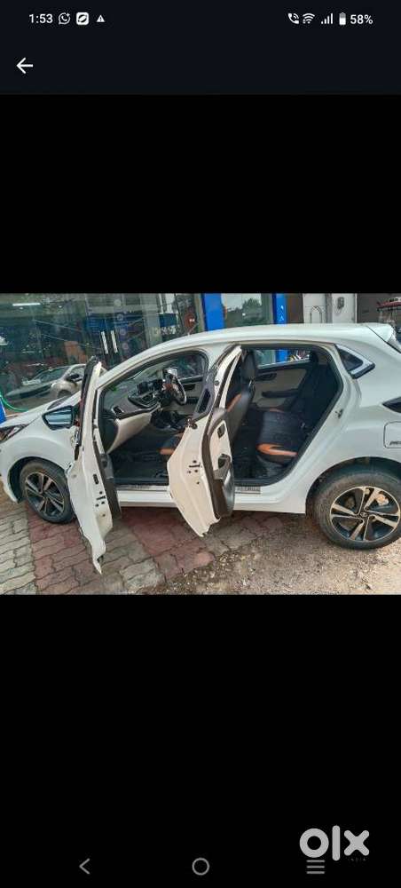 Tata Altroz 1.2 Xt, 2024, Petrol