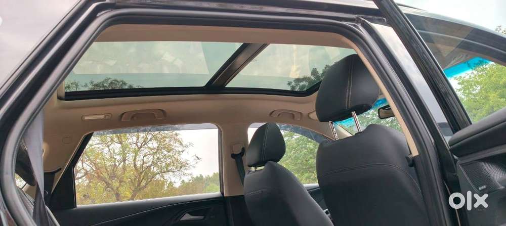 Mg Hector Plus Sharp Pro Blackstorm 1.5 Turbo Petrol Cvt 7 Str, 2024..
