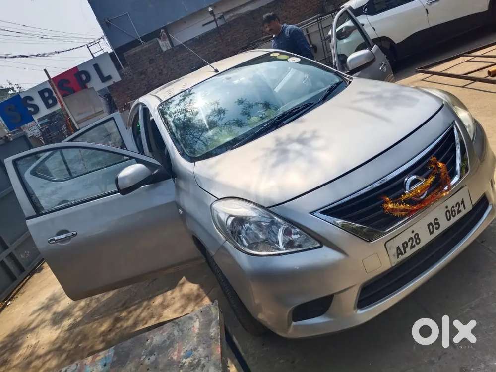 Nissan Sunny 2013