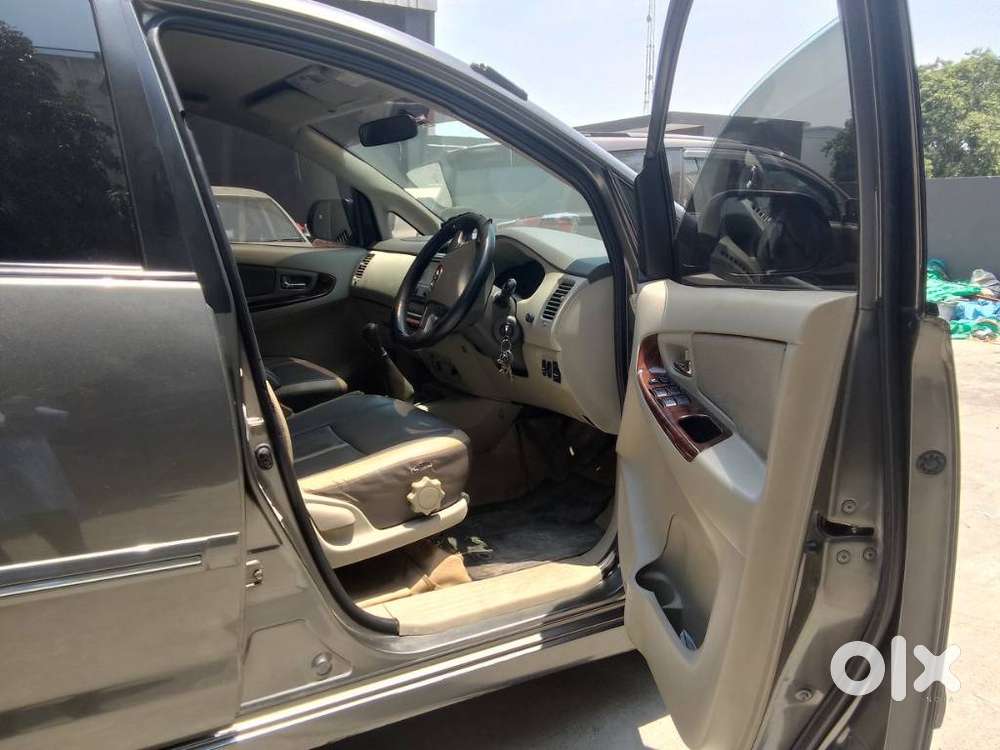 Toyota Innova 2.5 Z Diesel 7 Seater, 2012, Diesel