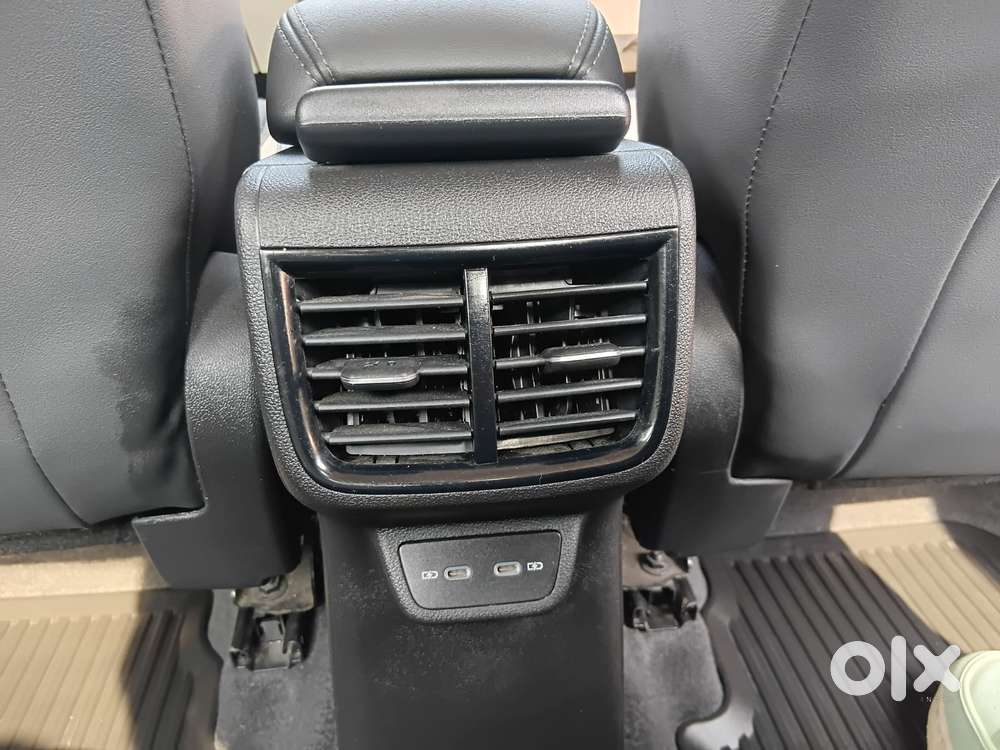 Volkswagen Virtus 1.0 Topline Tsi At, 2023, Petrol