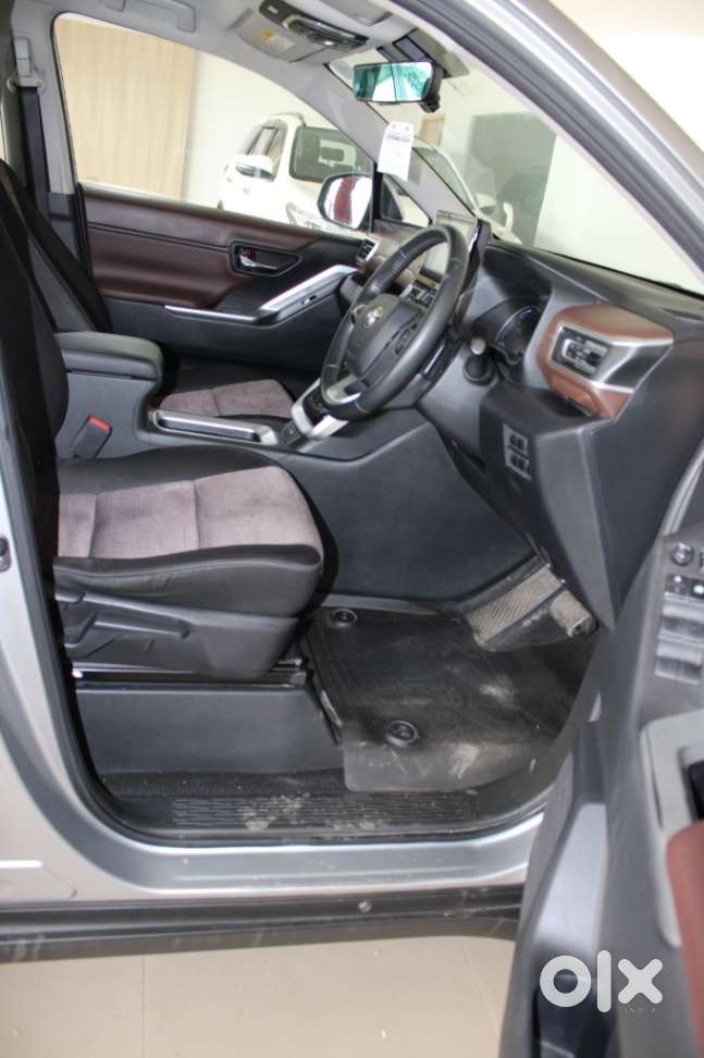 Toyota Innova Hycross 2.0 Vx Hybrid 7 Str, 2023, Petrol