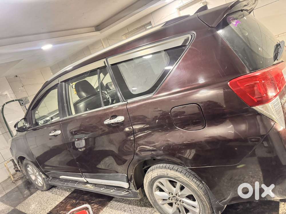Toyota Innova Crysta 2.4 V 7 Str, 2016, Diesel