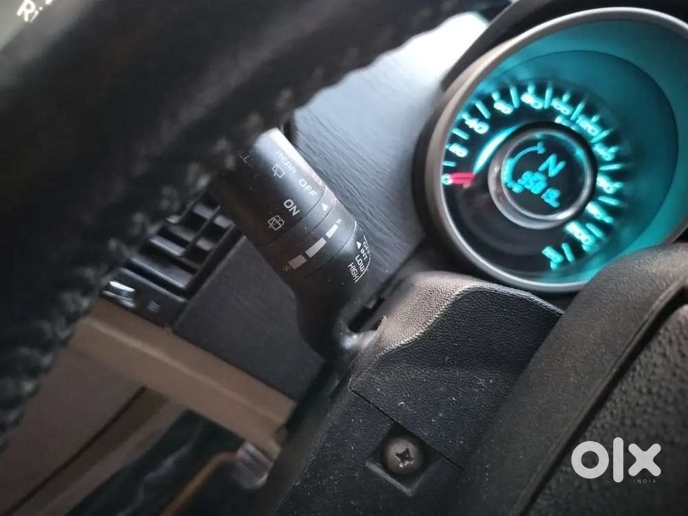 Xuv500w10 Sunroof Second Owr
