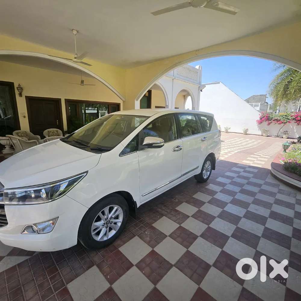 Toyota Innova Crysta 2017 Diesel Well Maintained