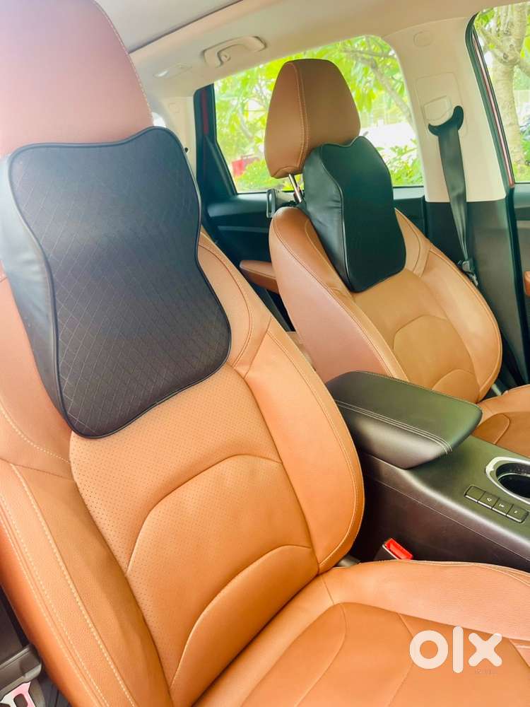 Mg Hector Plus 2022, 1.5 Cvt Sharp Top Variant