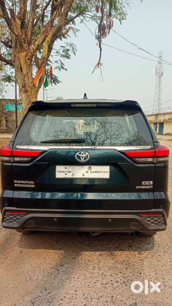 Toyota Innova Hycross 2.0 Zx (o) Hybrid 7 Str, 2024, Petrol