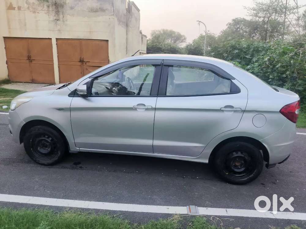 Ford Aspire Titanium Blu 2016 Petrol Automatic