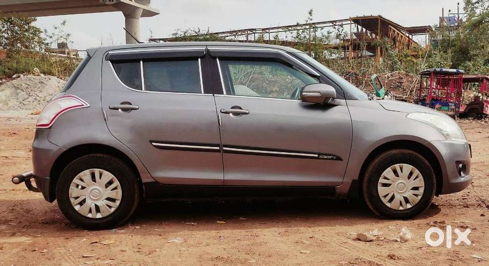 Maruti Suzuki Swift Vxi Abs Bsiv, 2014, Petrol