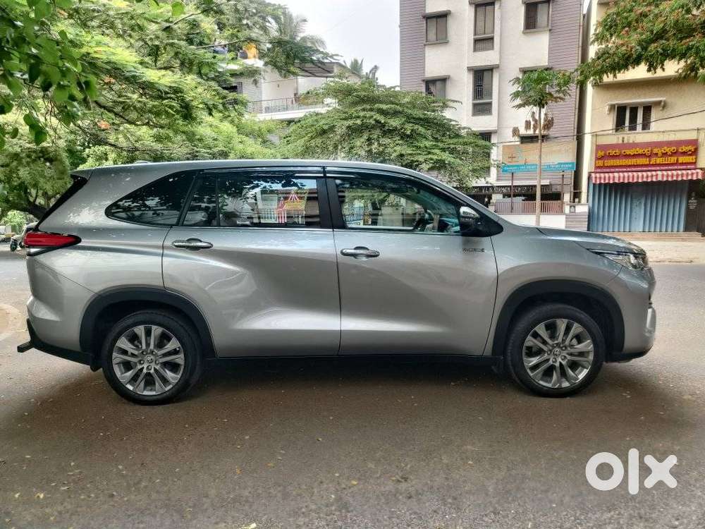 Toyota Innova Hycross 2.0 Zx Hybrid 7 Str, 2024, Petrol