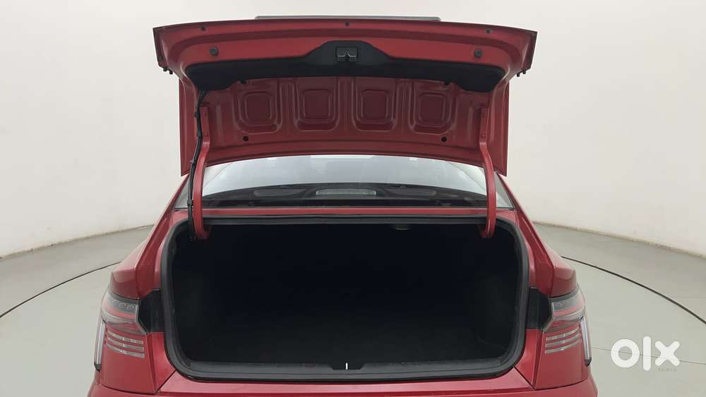 Hyundai Verna 1.5 Sx (o) Turbo Petrol Mt, 2023, Petrol