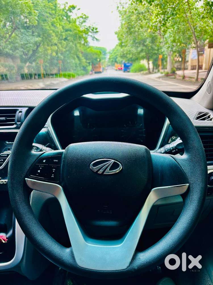 Mahindra Kuv 100 Mahindra-kuv-100-g80-k8, 2016, Petrol