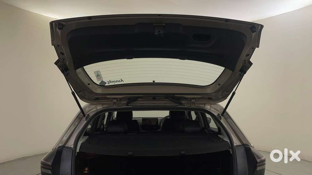 Tata Altroz Xe Petrol, 2025, Petrol