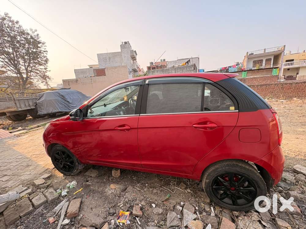 Tata Bolt Petrol 2016