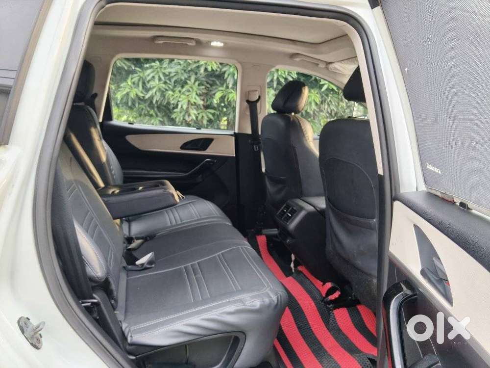 Mahindra Xuv700 2.2 Ax 5 Diesel Mt 7 Str, 2025, Diesel