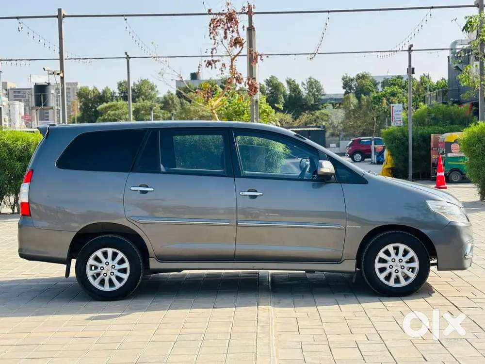 Toyota Innova 2012
