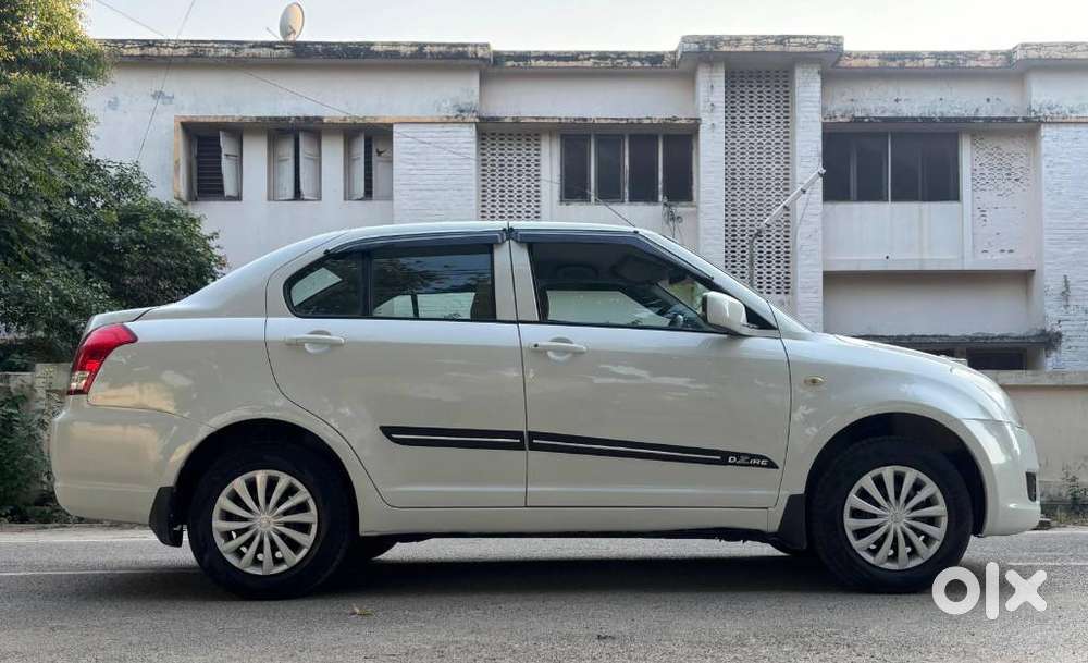 Maruti Suzuki Swift Dzire Lxi, 2011, Petrol