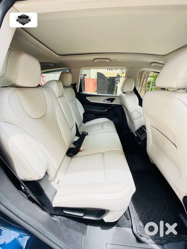 Mahindra Xuv700, 2025, Petrol