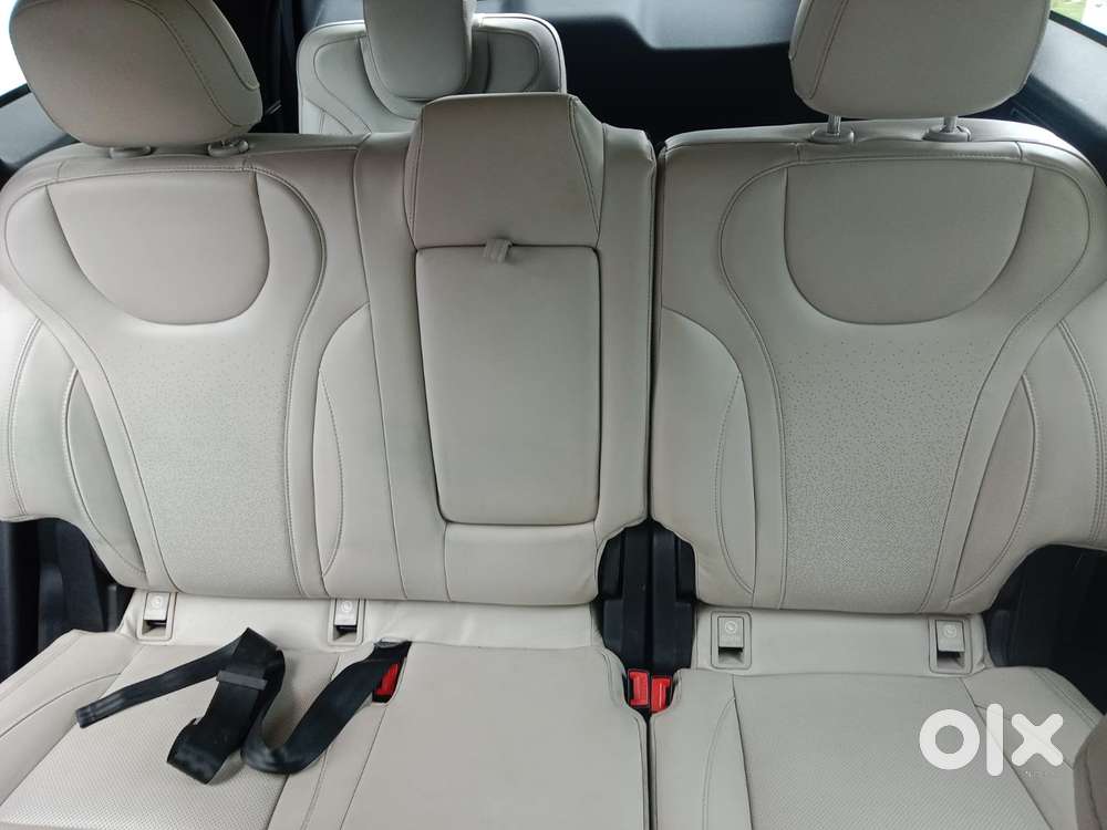 Mahindra Xuv700 2.0 Ax 7 Petrol At Luxury Pack Str, 2022, Petrol
