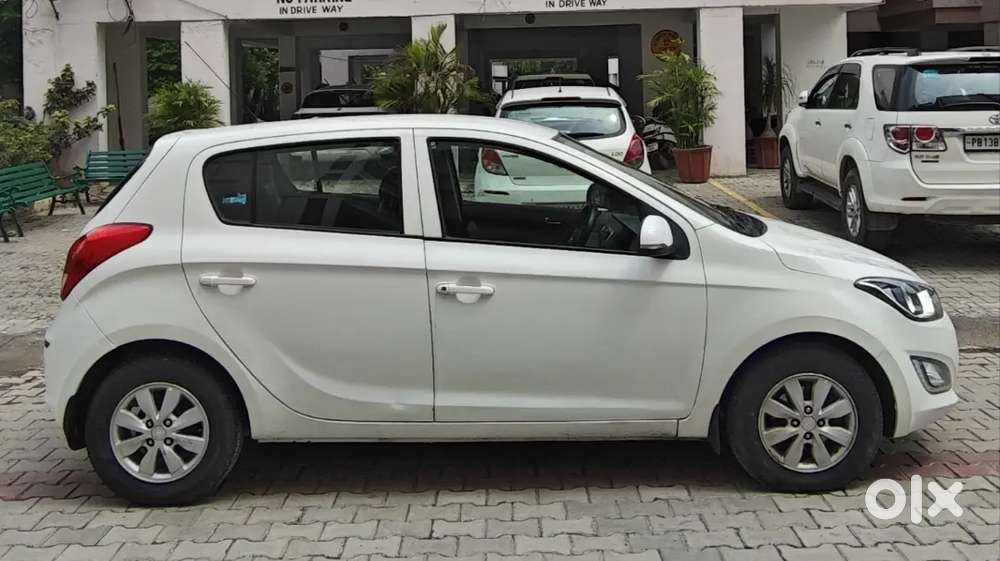Hyundai I20 2013 December Sportz Petrol