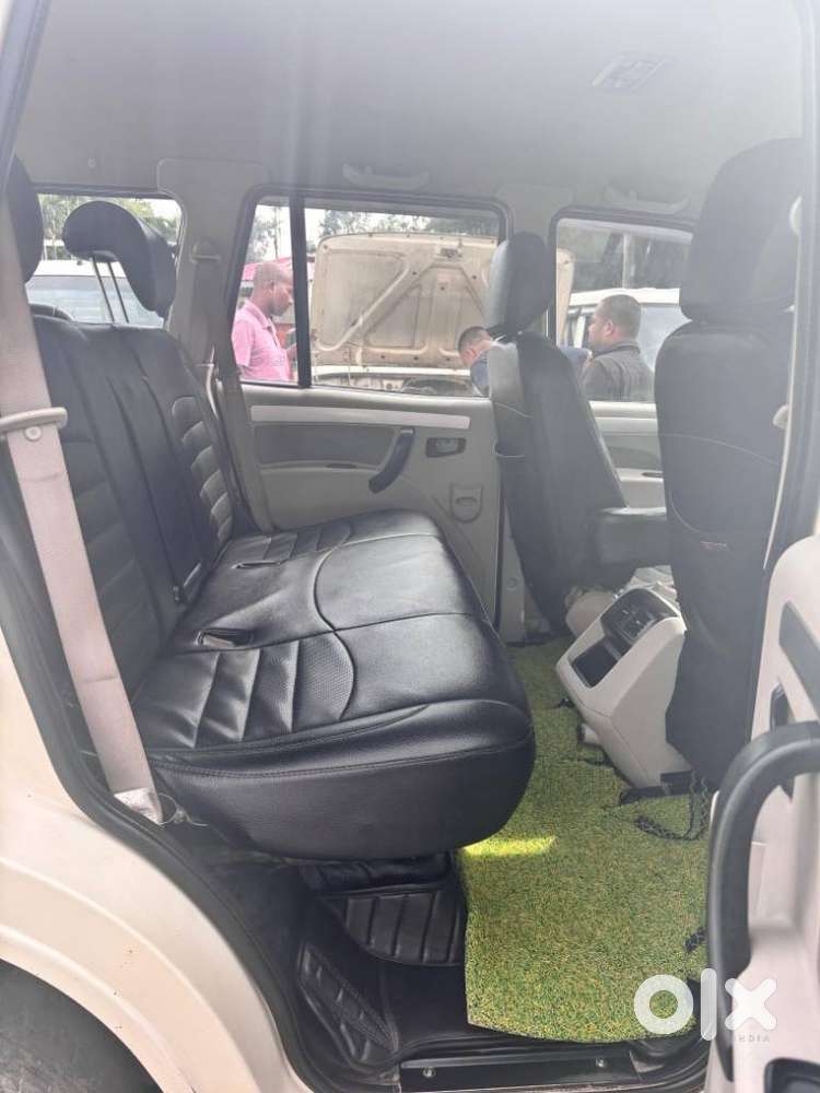 Mahindra Scorpio S10, 2017