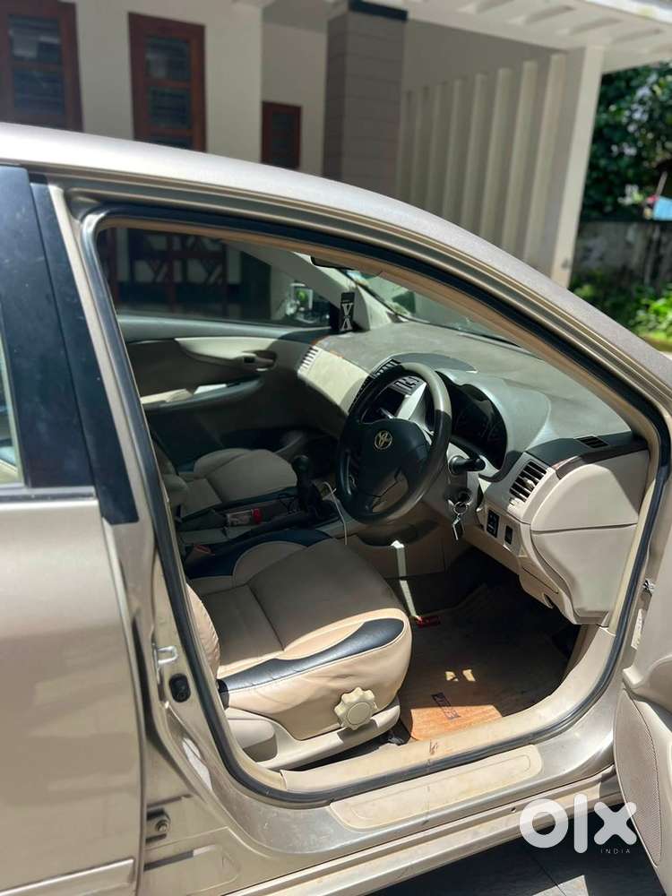Toyota Corolla Altis 2010