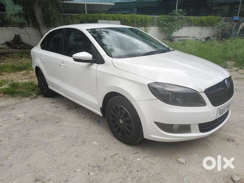 Skoda Rapid 1.6 Mpi At Style Plus, 2015, Petrol