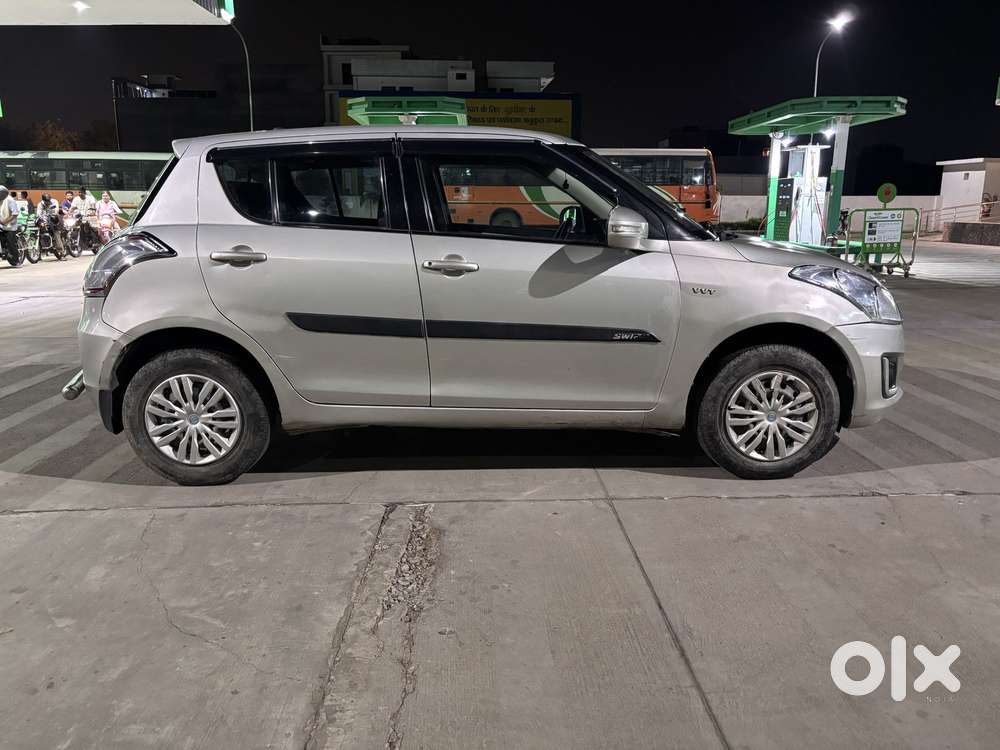 Maruti Suzuki Swift Vxi 1.2 Abs Bs-iv, 2017, Petrol