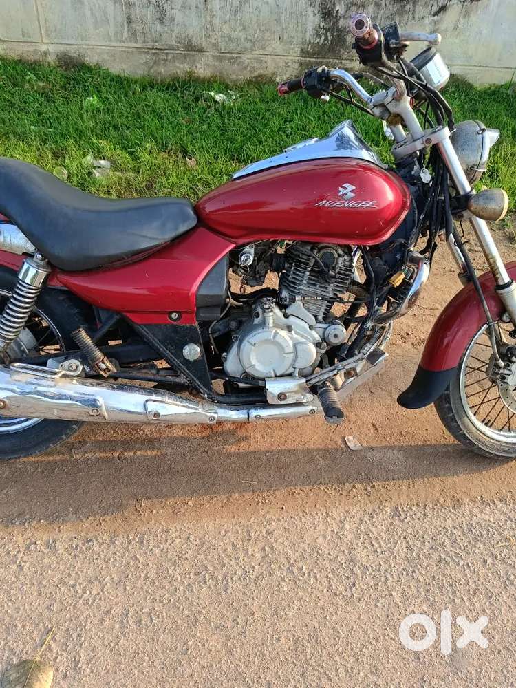 Avenger 220 bike Koi Kami nahin Hai engine okay mast chalti Hai