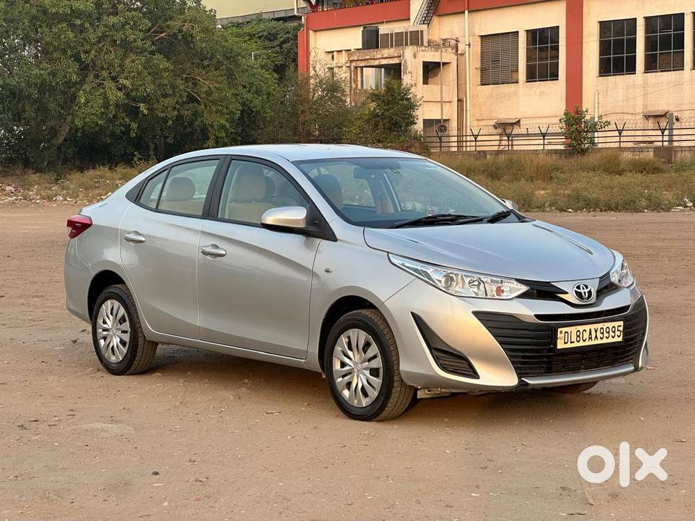 Toyota Yaris J Cvt, 2019, Petrol