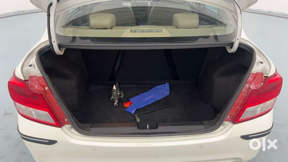 Maruti Suzuki Dzire Vxi Ags, 2022, Petrol