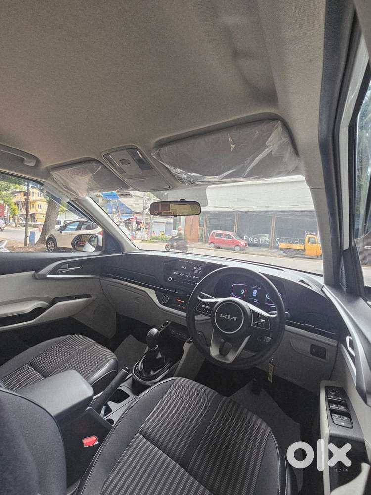 Kia Carens 1.4 Prestige 7 Str, 2024, Petrol