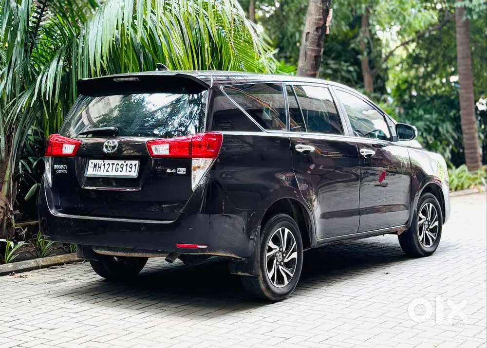 Toyota Innova Crysta 2.4 G Automatic 8 Seater 20121