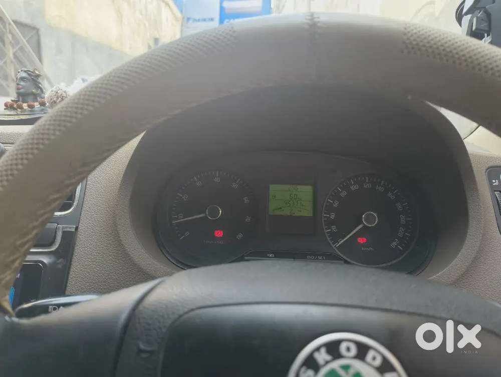 Skoda Rapid 2012 Petrol With Manual Transmission