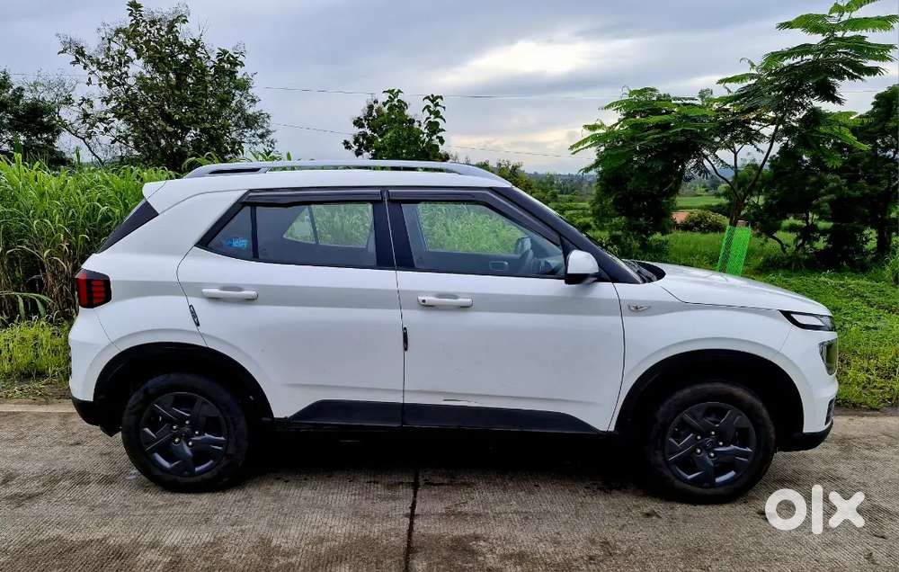 Hyundai Venue Petrol 2023