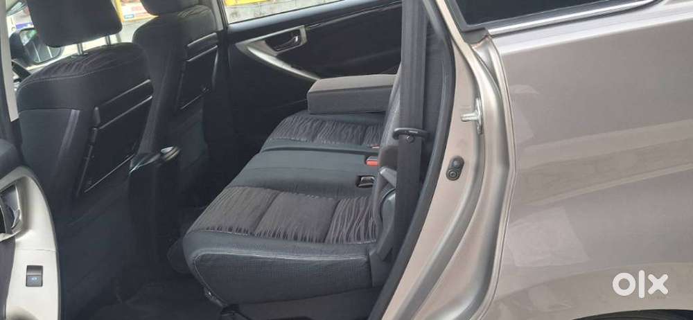 Toyota Innova Crysta 2.4 V, 2016, Diesel