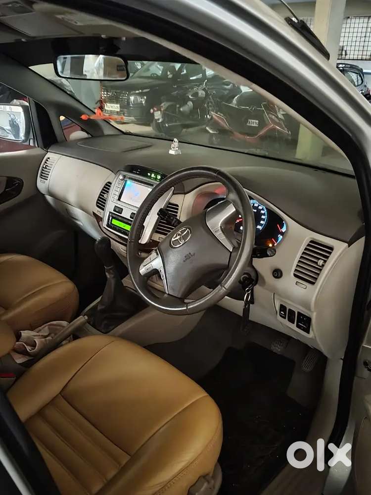 Toyota Innova 2013 Diesel 95000 Km Driven