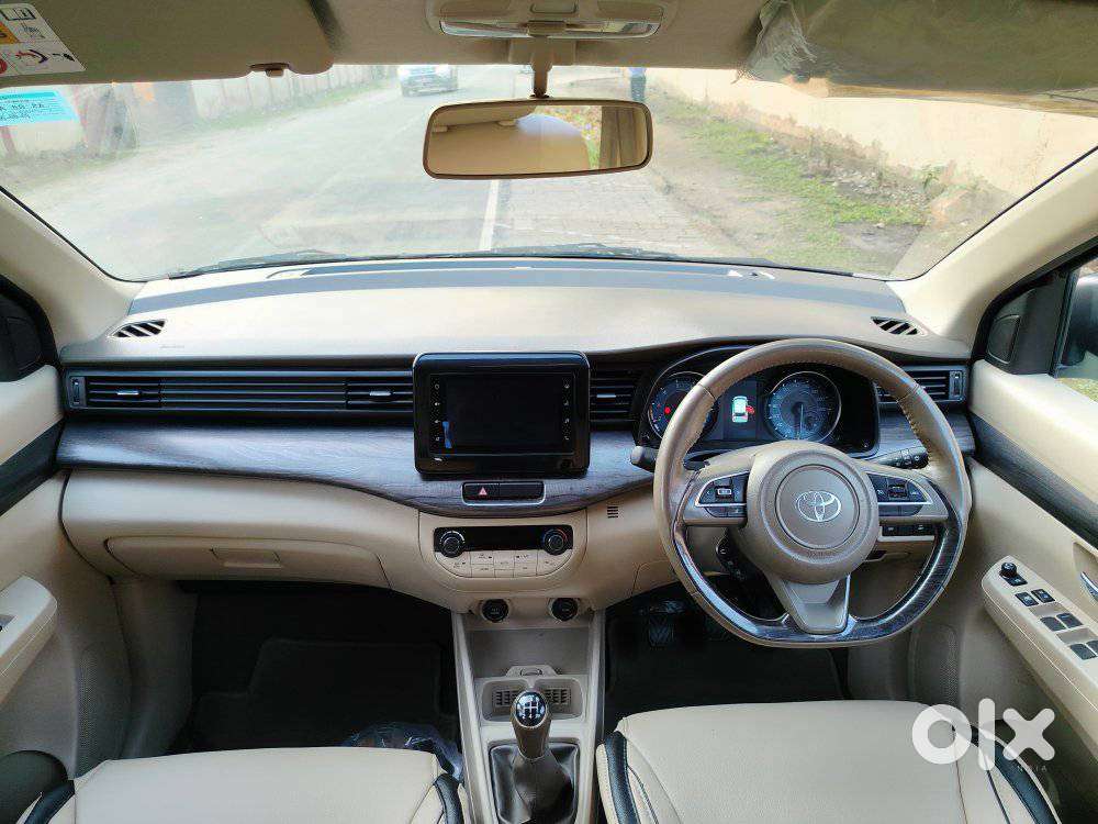 Toyota Rumion V Mt, 2023, Petrol