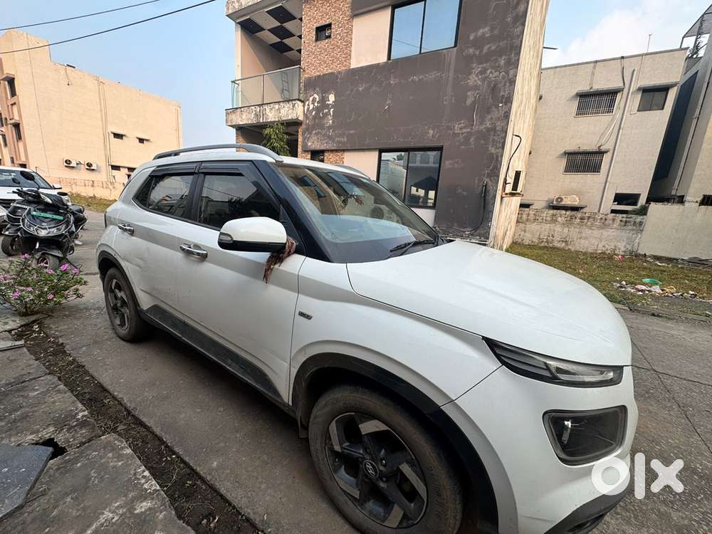 Hyundai Venue Petrol 2021