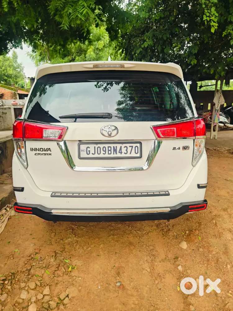 Toyota Innova Crysta 2025